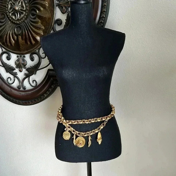 CRAFT Women’s Vintage Gold Tone Chain Link Medallion Belt Necklace Slipp… main image 6